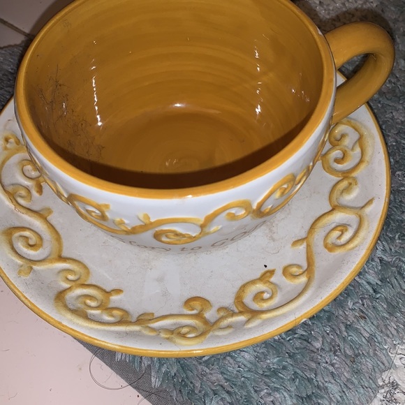 Set of FOUR ‘Glory to God’ VINTAGE Cups snd Saucer on Holder - Picture 6 of 7